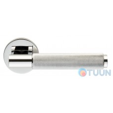 Ilavio handle, 2411, on a round rosette, chrome