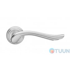 Linea Cali handle, Aria, on 11 round rosette, matt chrome
