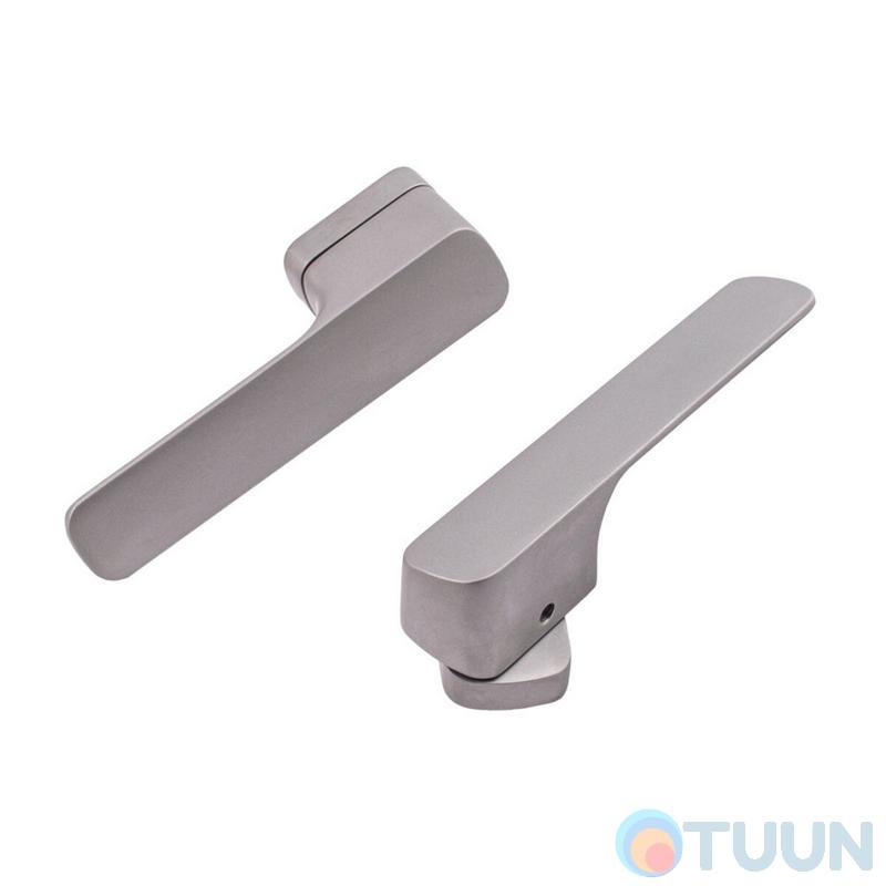 Дверна ручка на розетці M&T Minimal2.0 147735 TIN-C титан/хром матовий