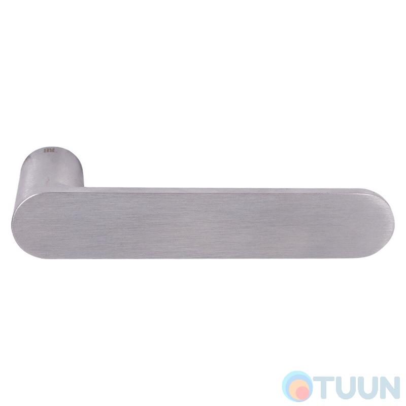 Дверна ручка на розетті Nuda Pure хром матовий R ф/з