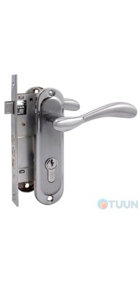 RDA Handle on the ImolaW strip cl + lock 1025 + cylinder 60mm+ 3 cl chrome/matt chrome